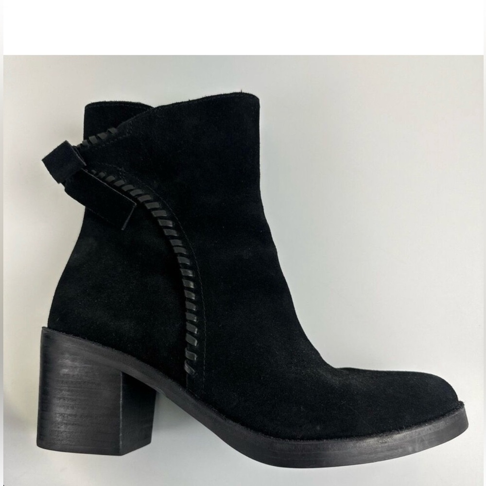 UGG Women’s Black Suede Ankle Booties Block Heel Bow Zip Size 8.5 - Picture 12 of 13